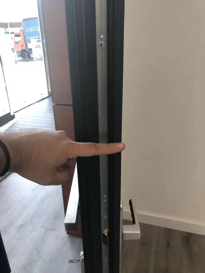 06 - Puerta de entrada PVC GROSOR Panel colección clasica TORO