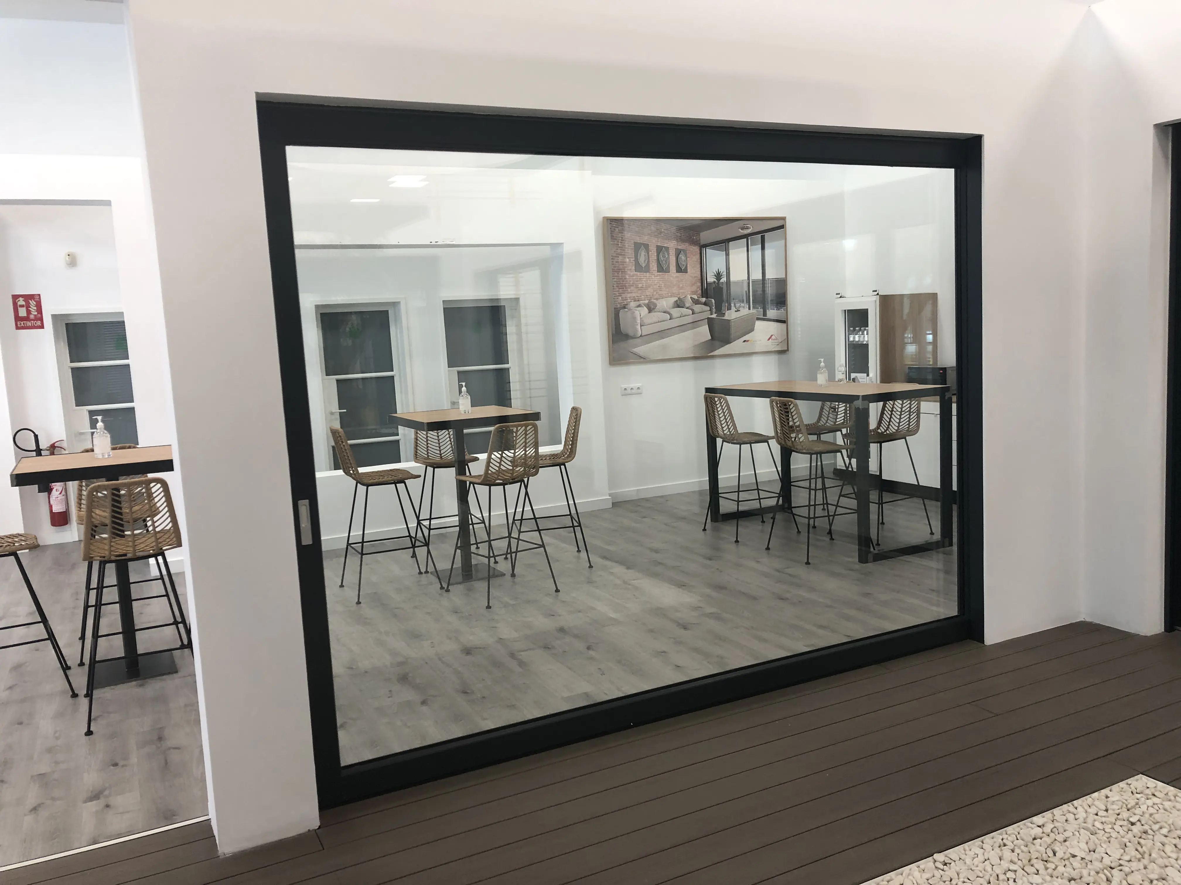 Showroom finestres girona portes