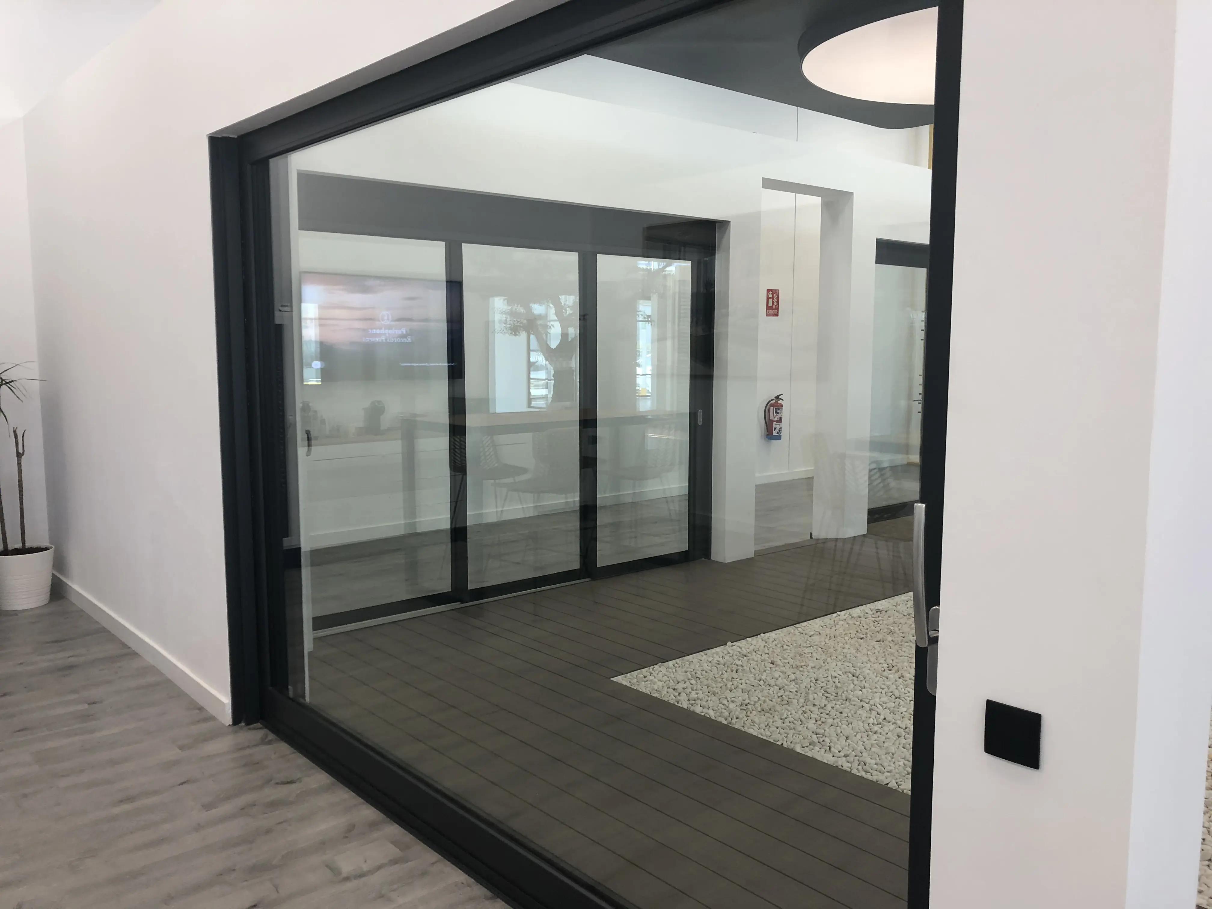 Showroom finestres girona finestra circular