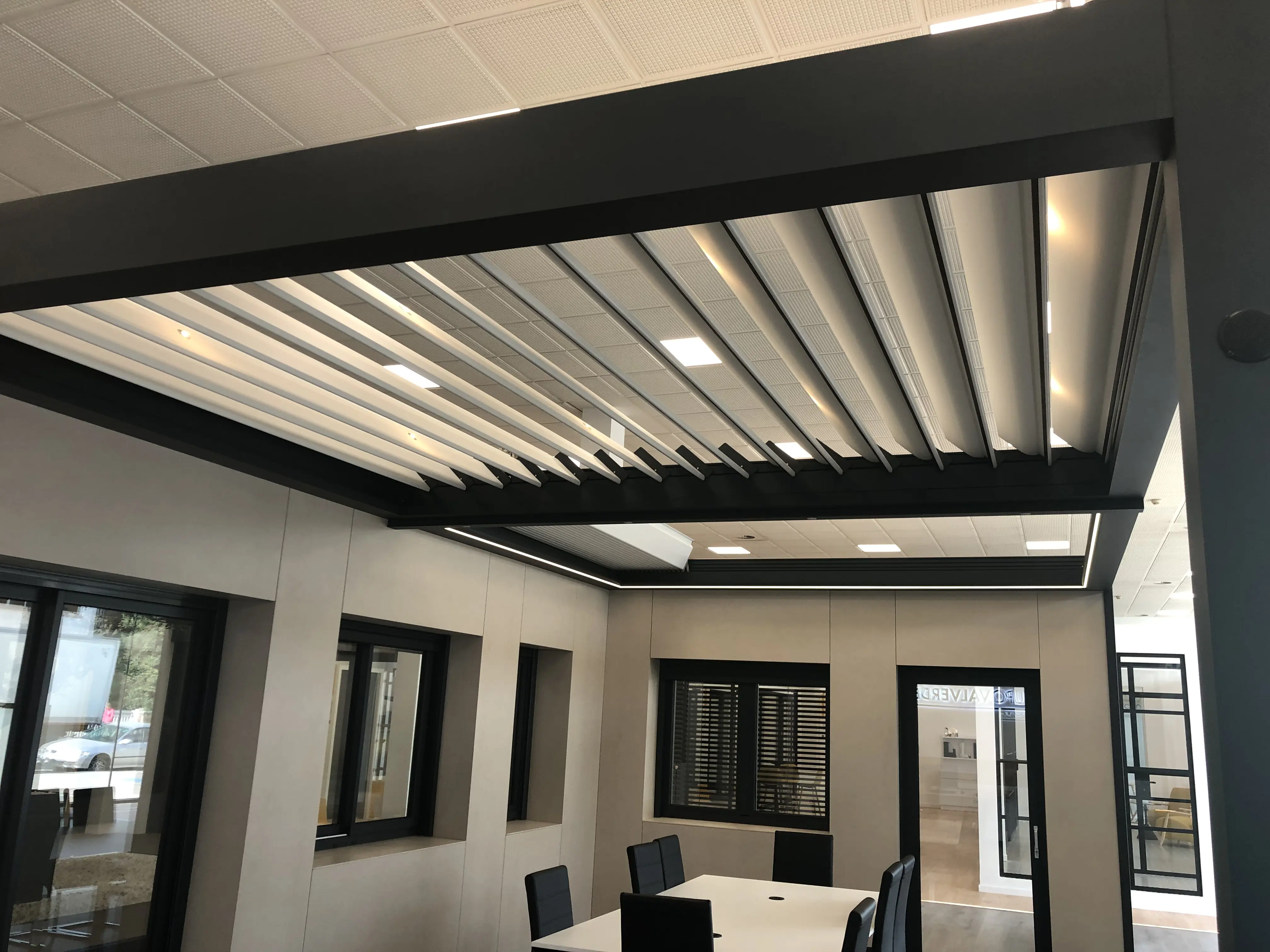 Showroom finestres girona finestra circular