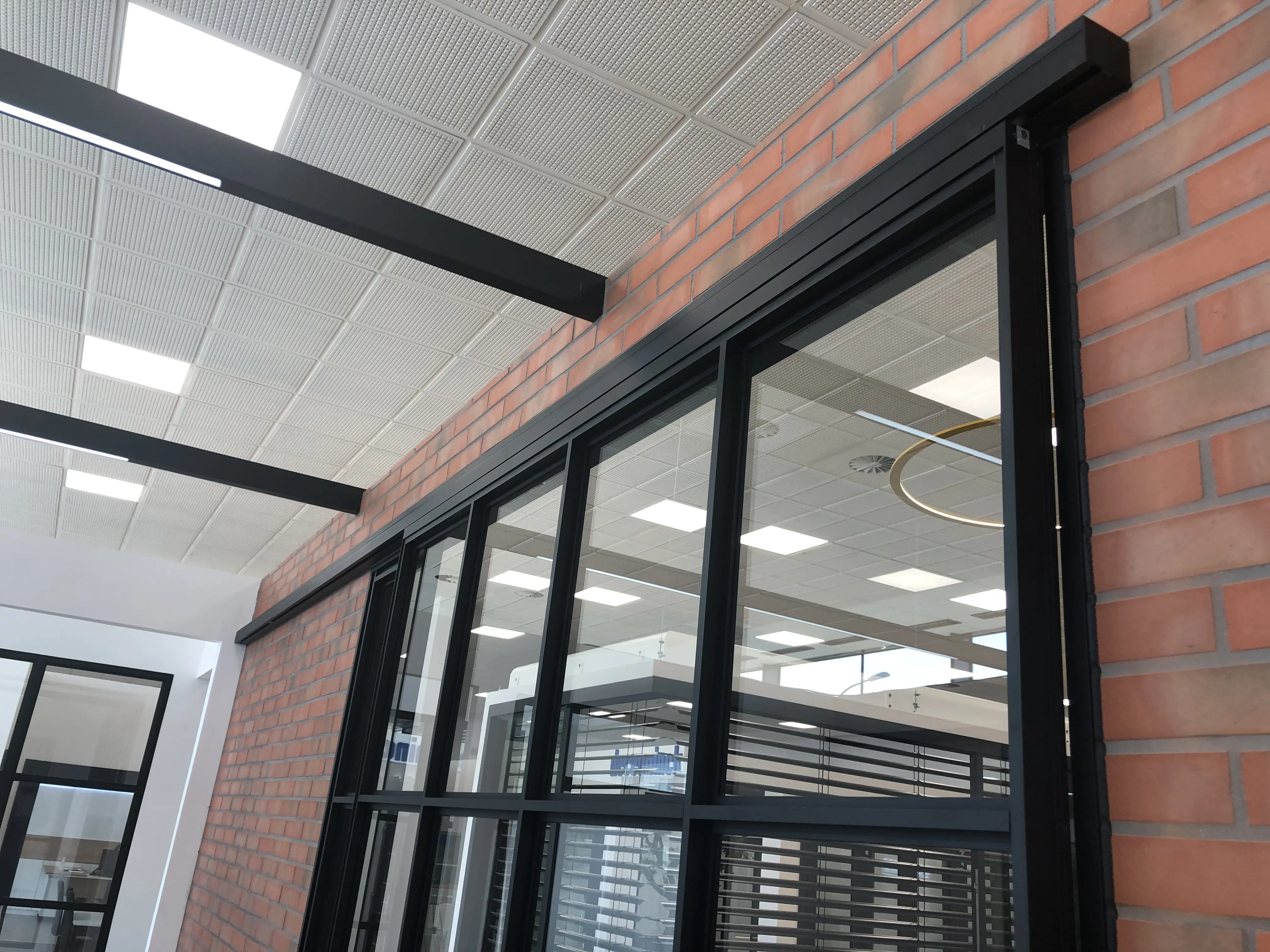 Showroom finestres girona portes