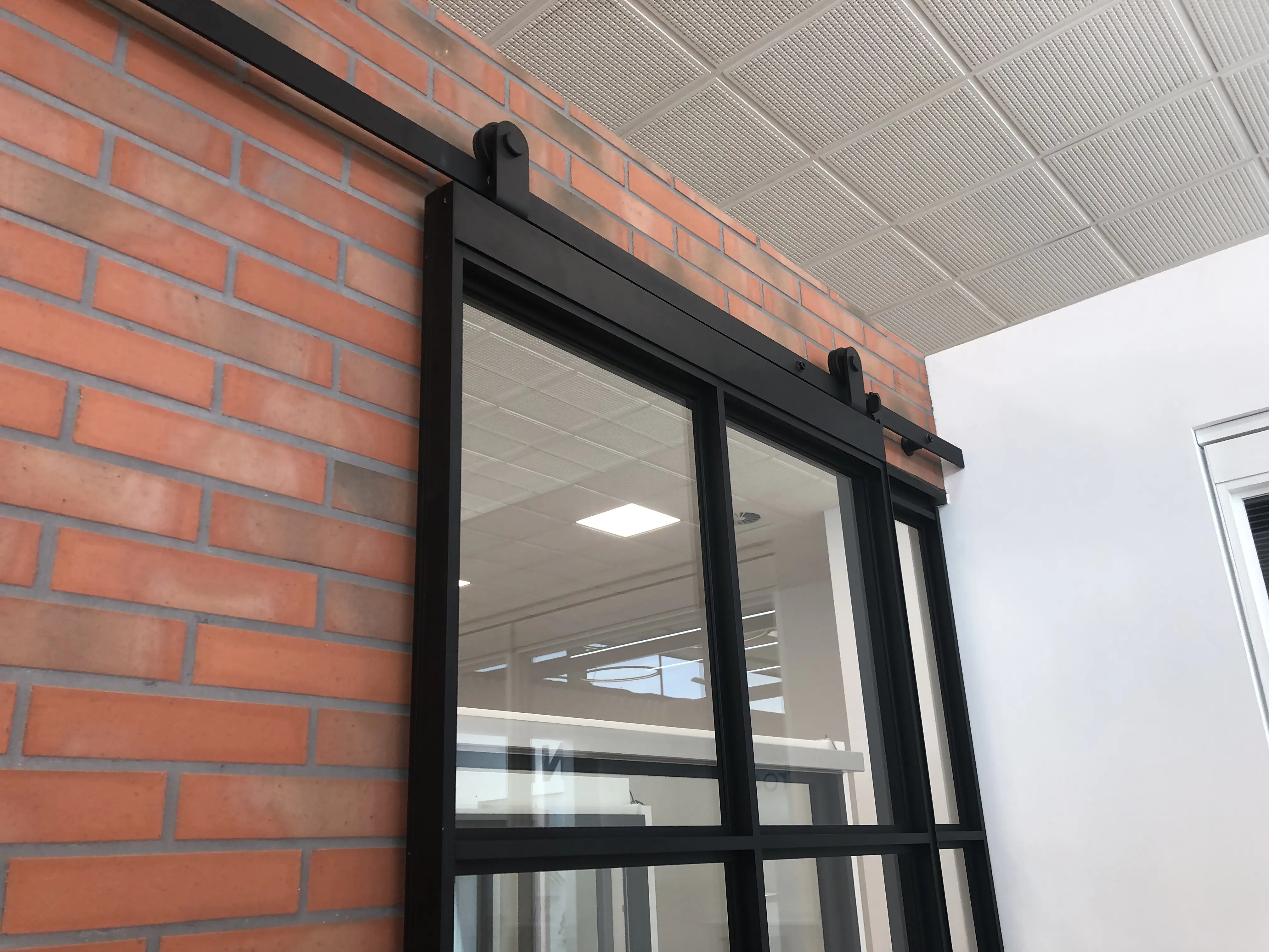 Showroom finestres girona finestra circular