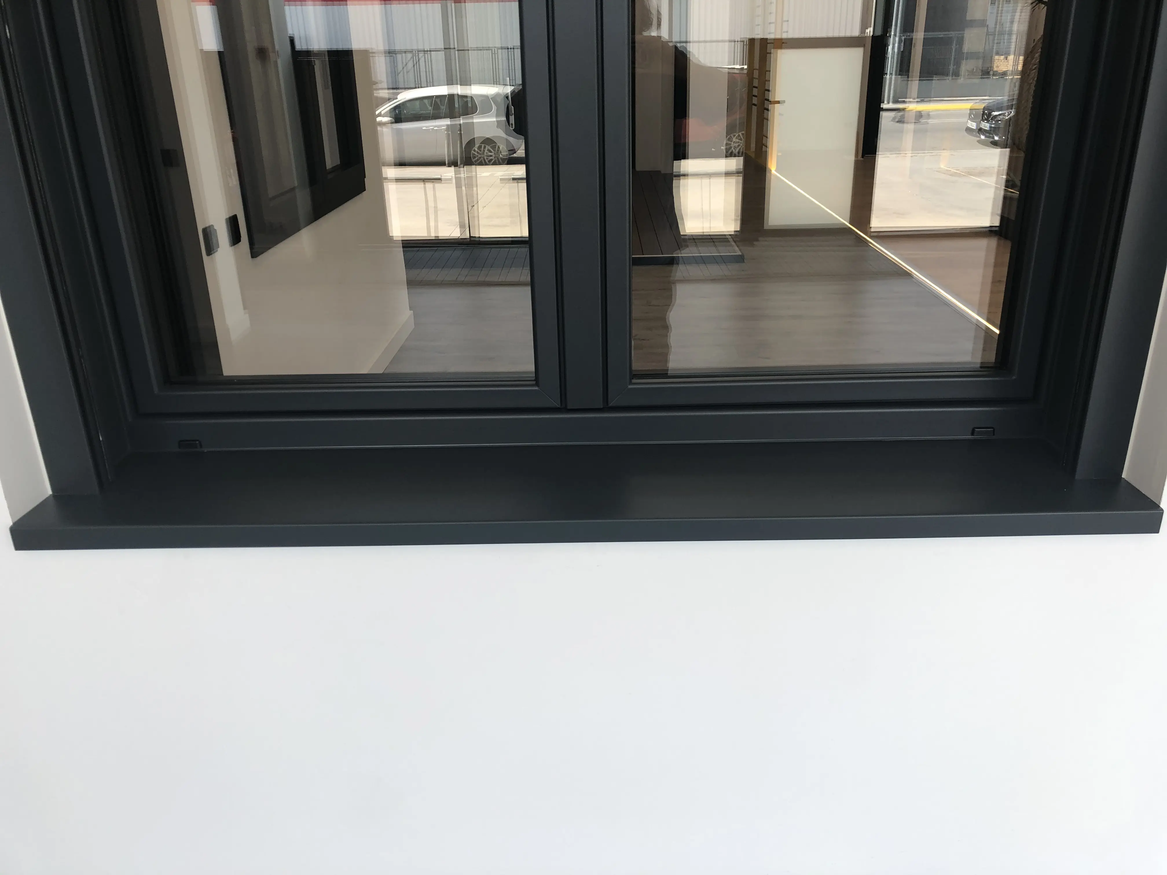 Showroom finestres girona tancament