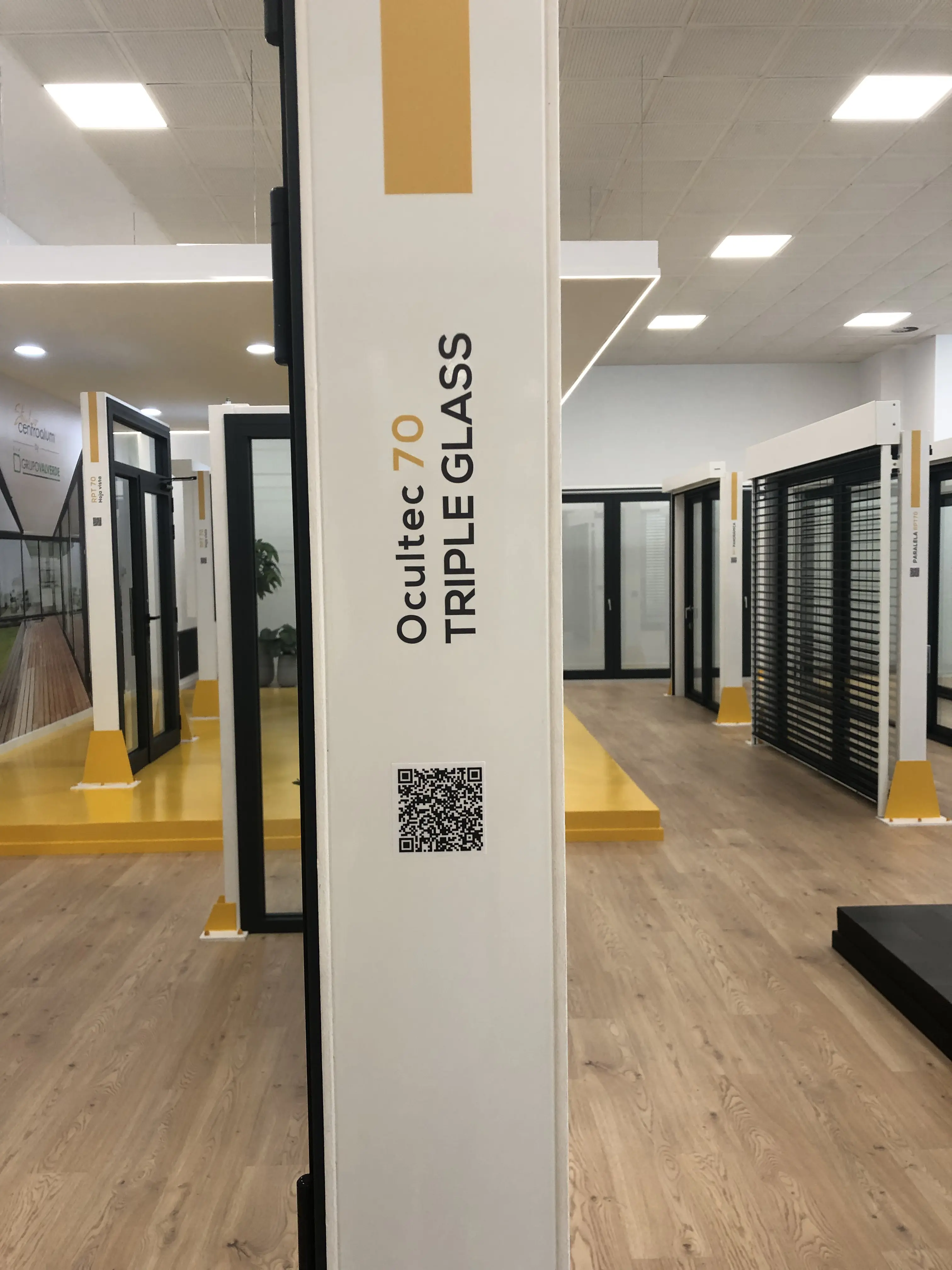 Showroom finestres girona sala PVC