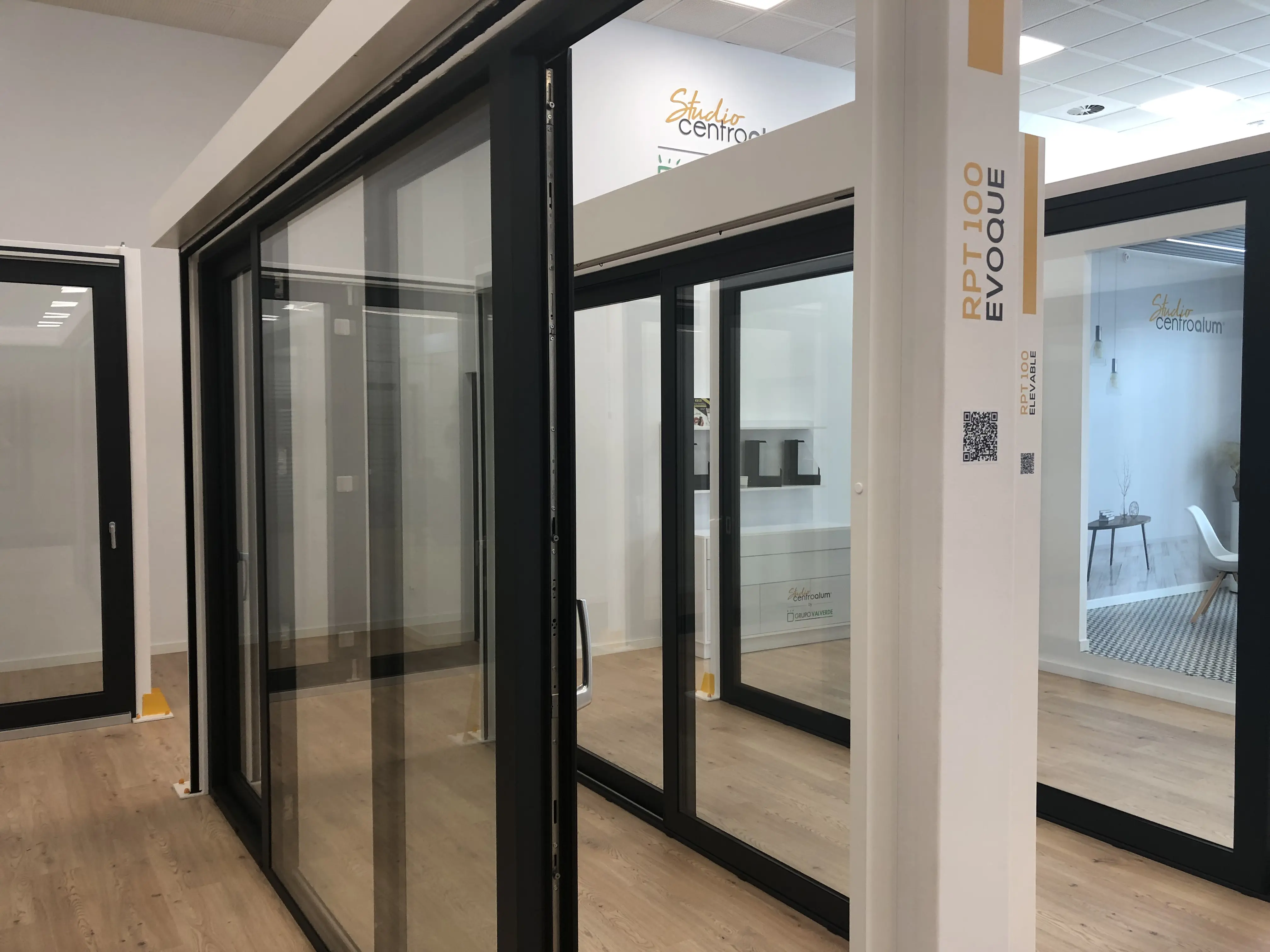 Showroom finestres girona finestra circular