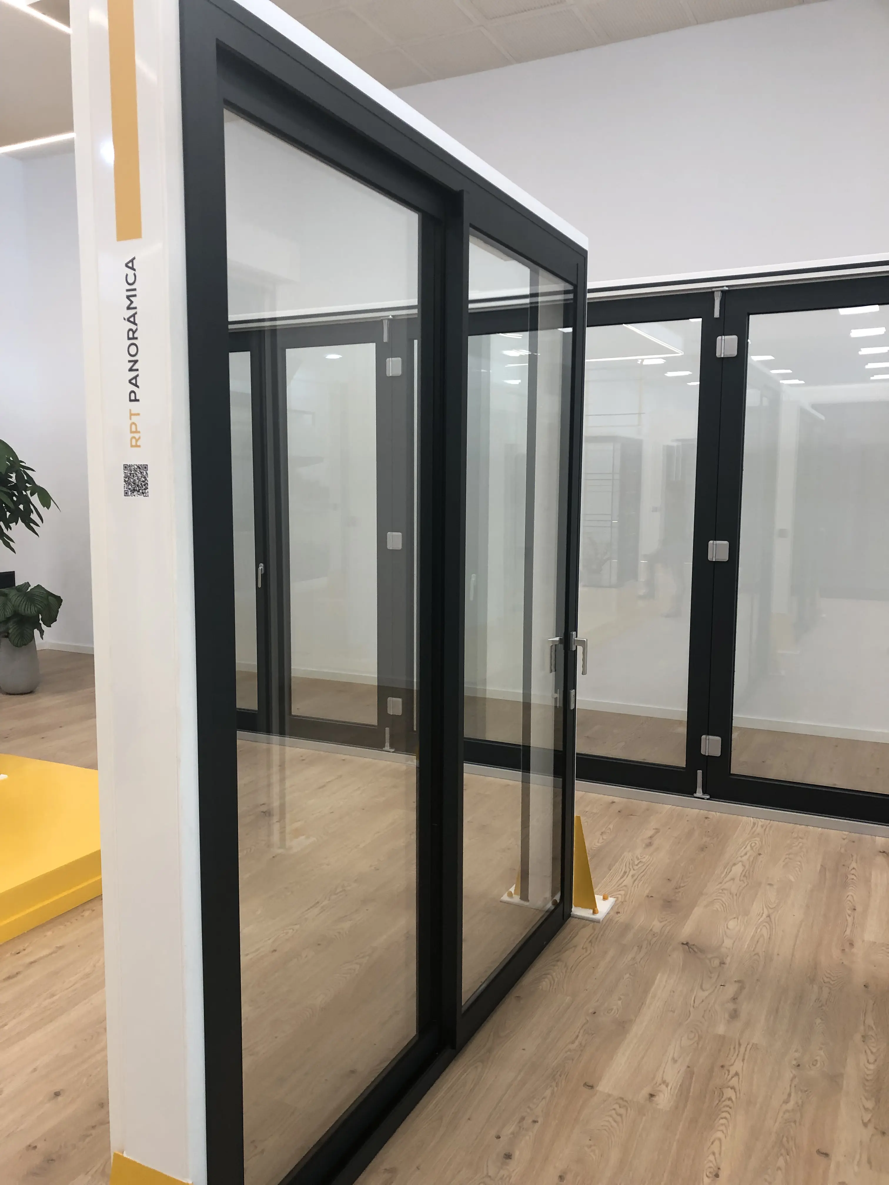 Showroom finestres girona sala PVC