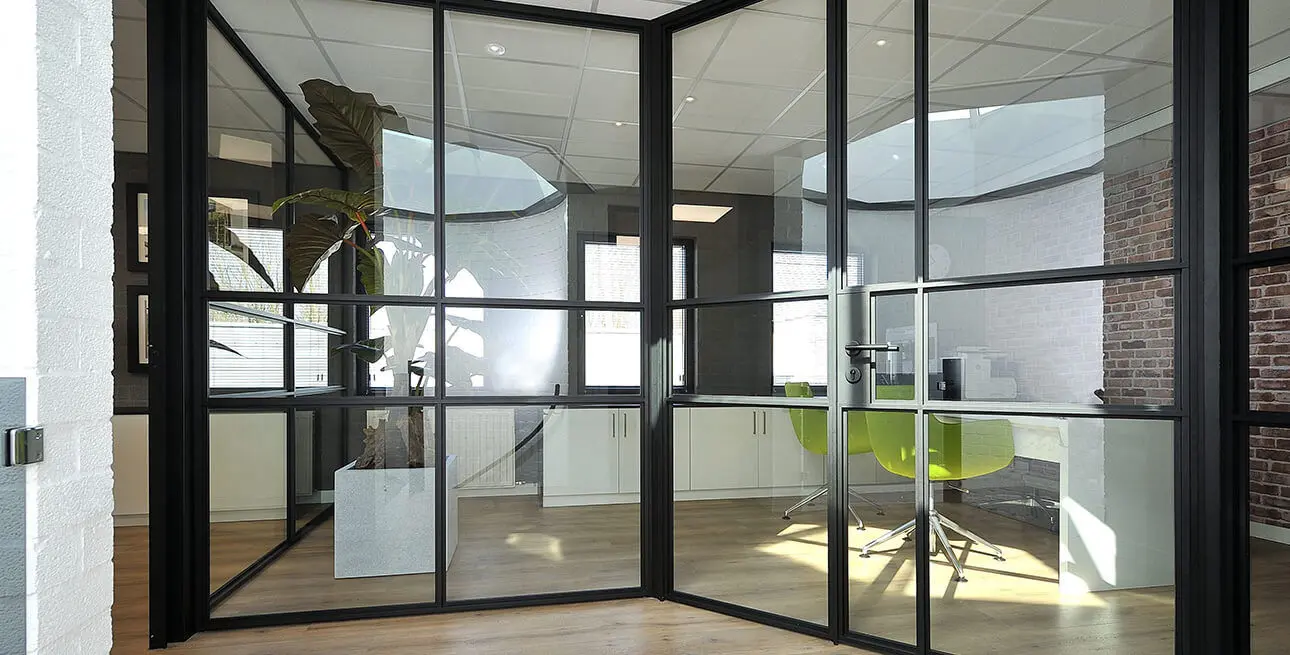 Panells separadors i divisions per interiors finestres girona