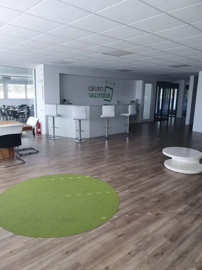 Showroom finestres girona sala principal