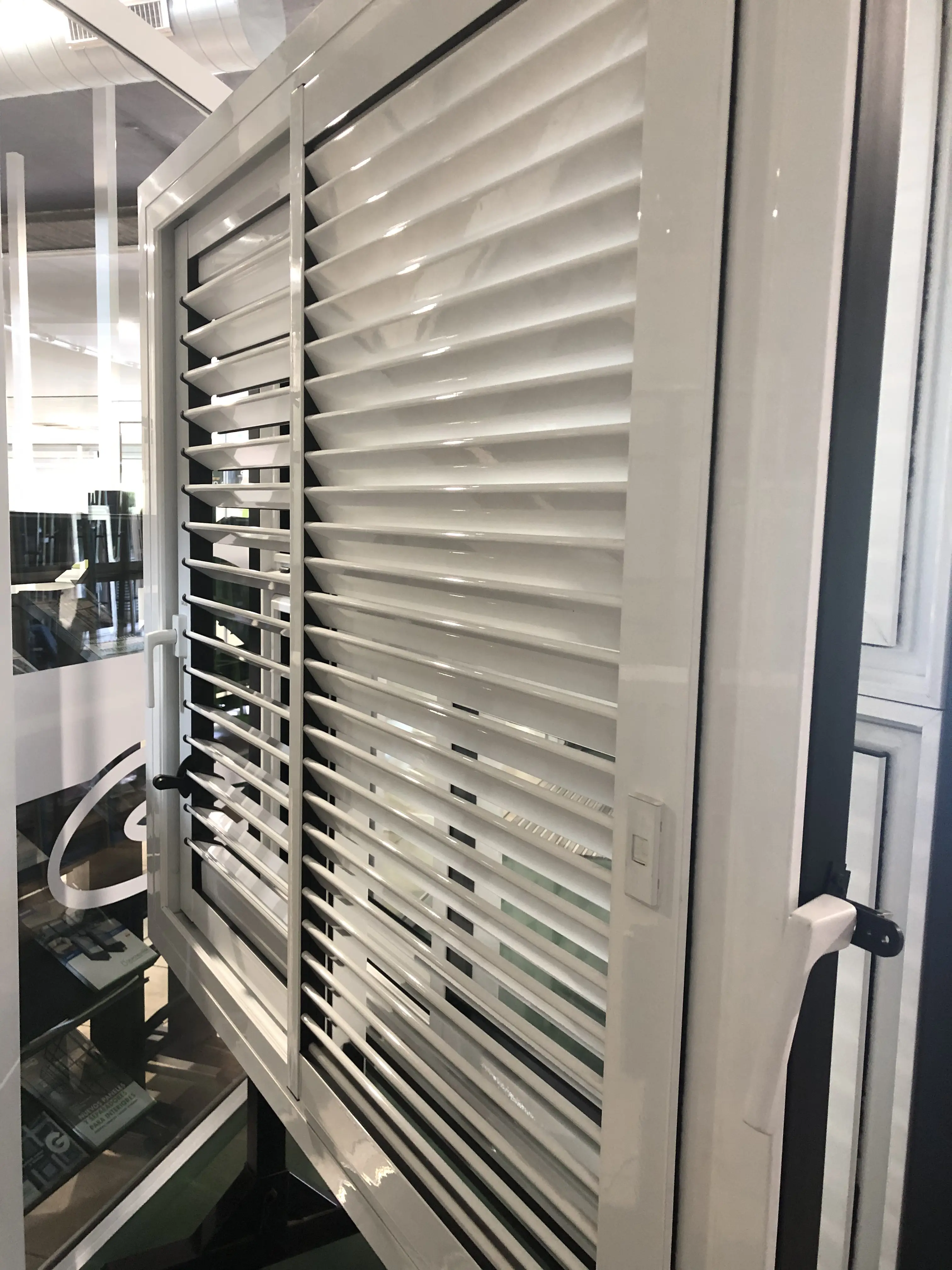 Showroom finestres girona sala PVC