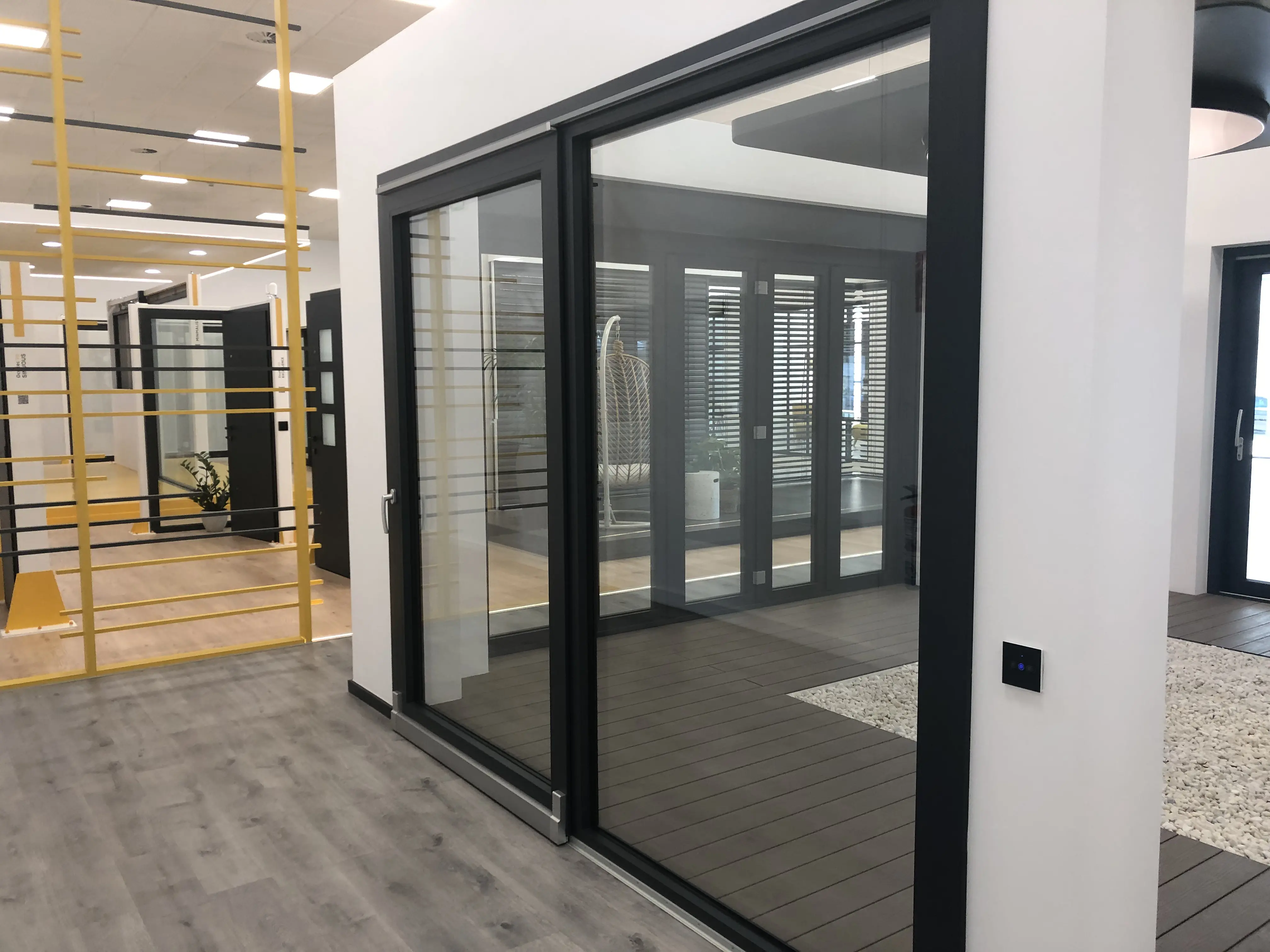 Showroom finestres girona finestra circular