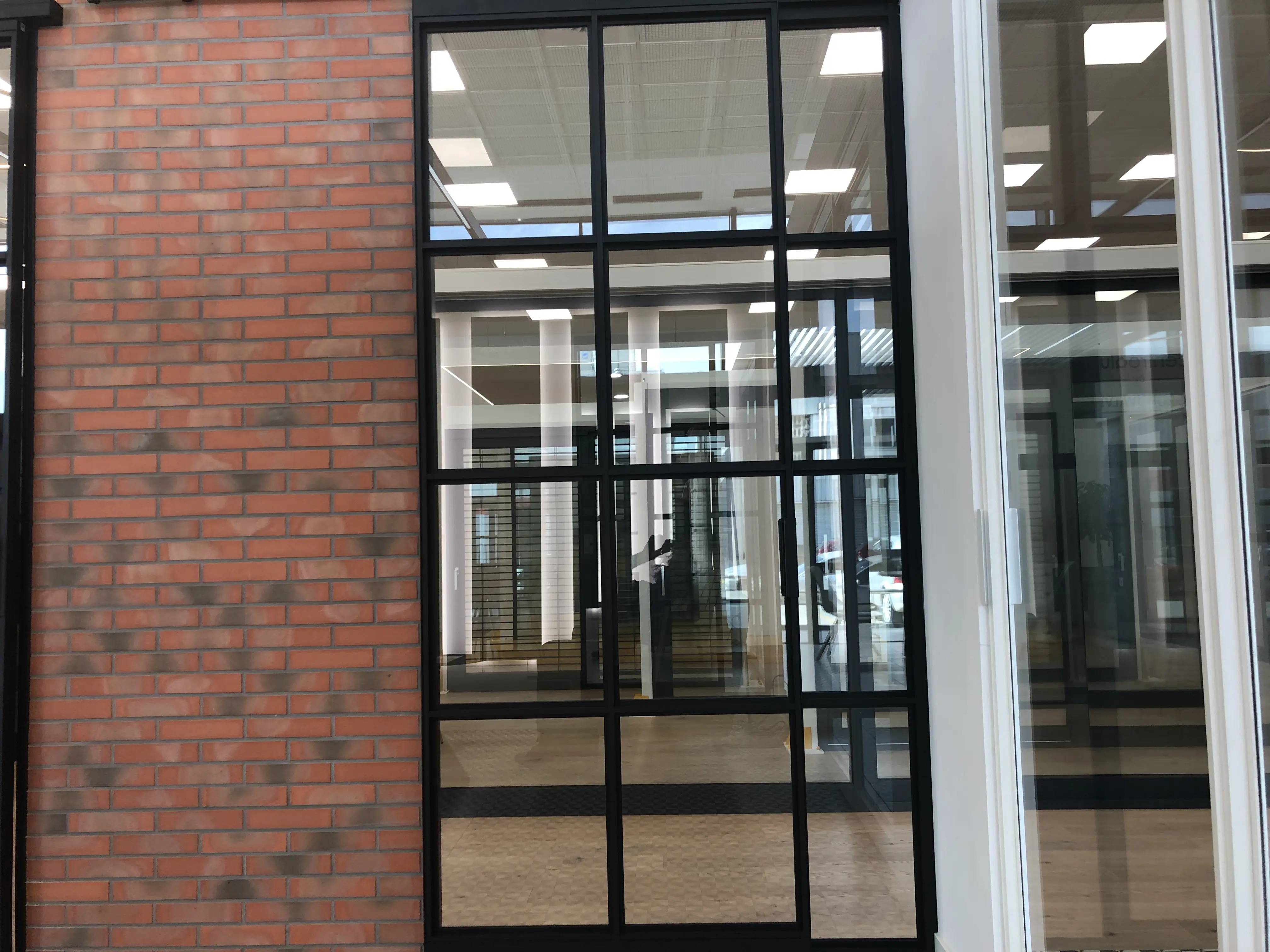 Showroom finestres girona portes