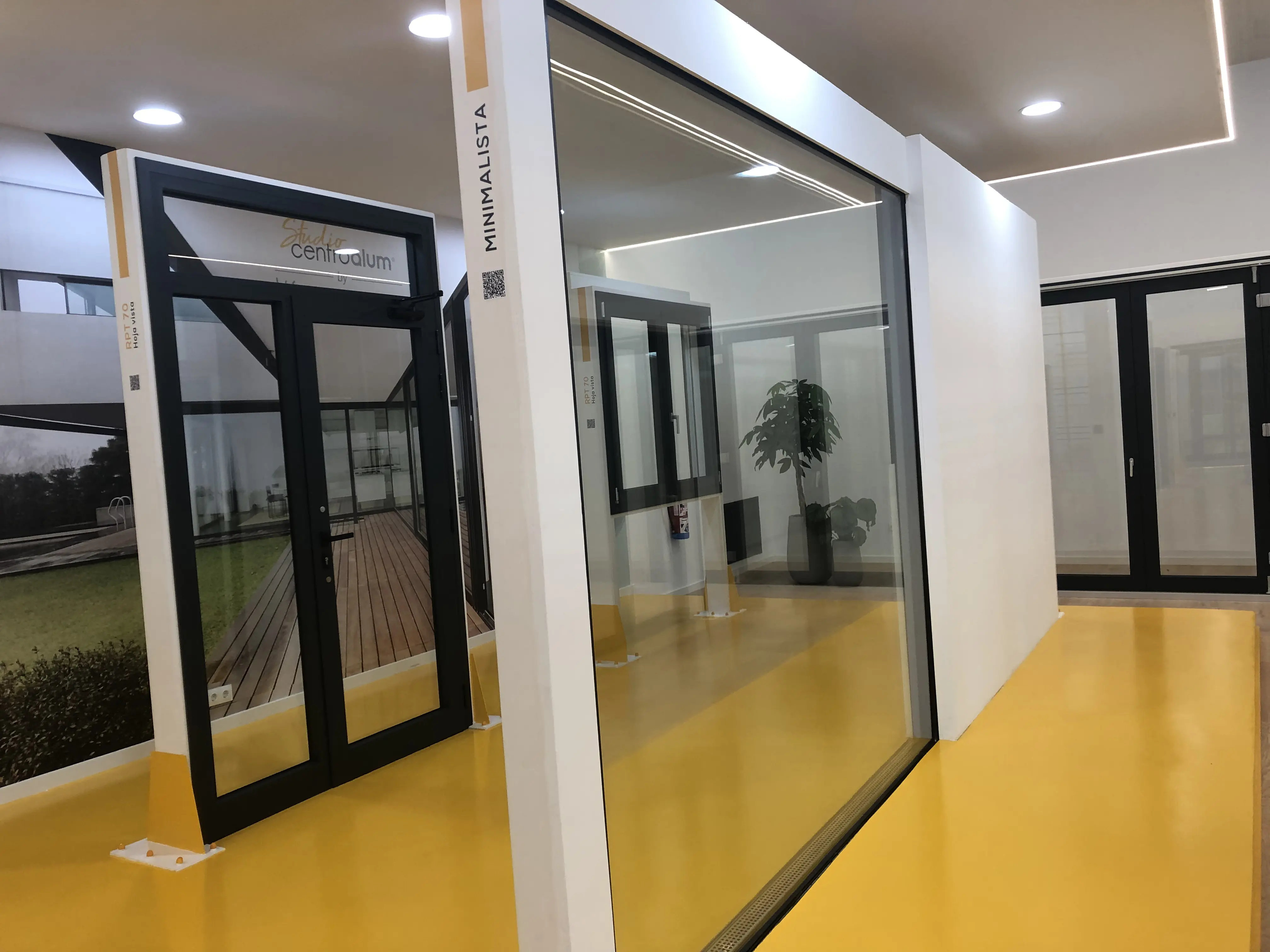 Showroom finestres girona portes