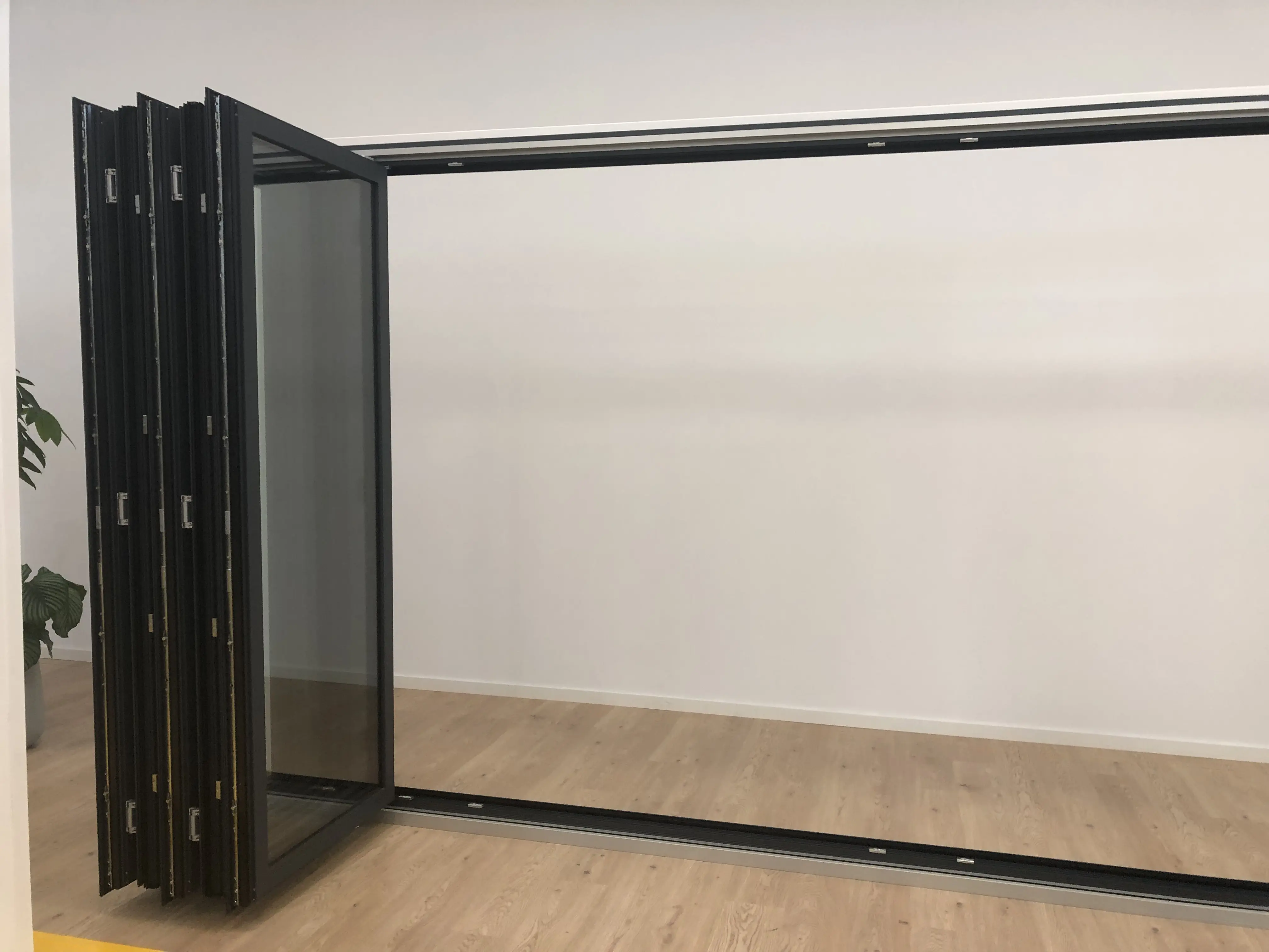 Showroom finestres girona finestra circular