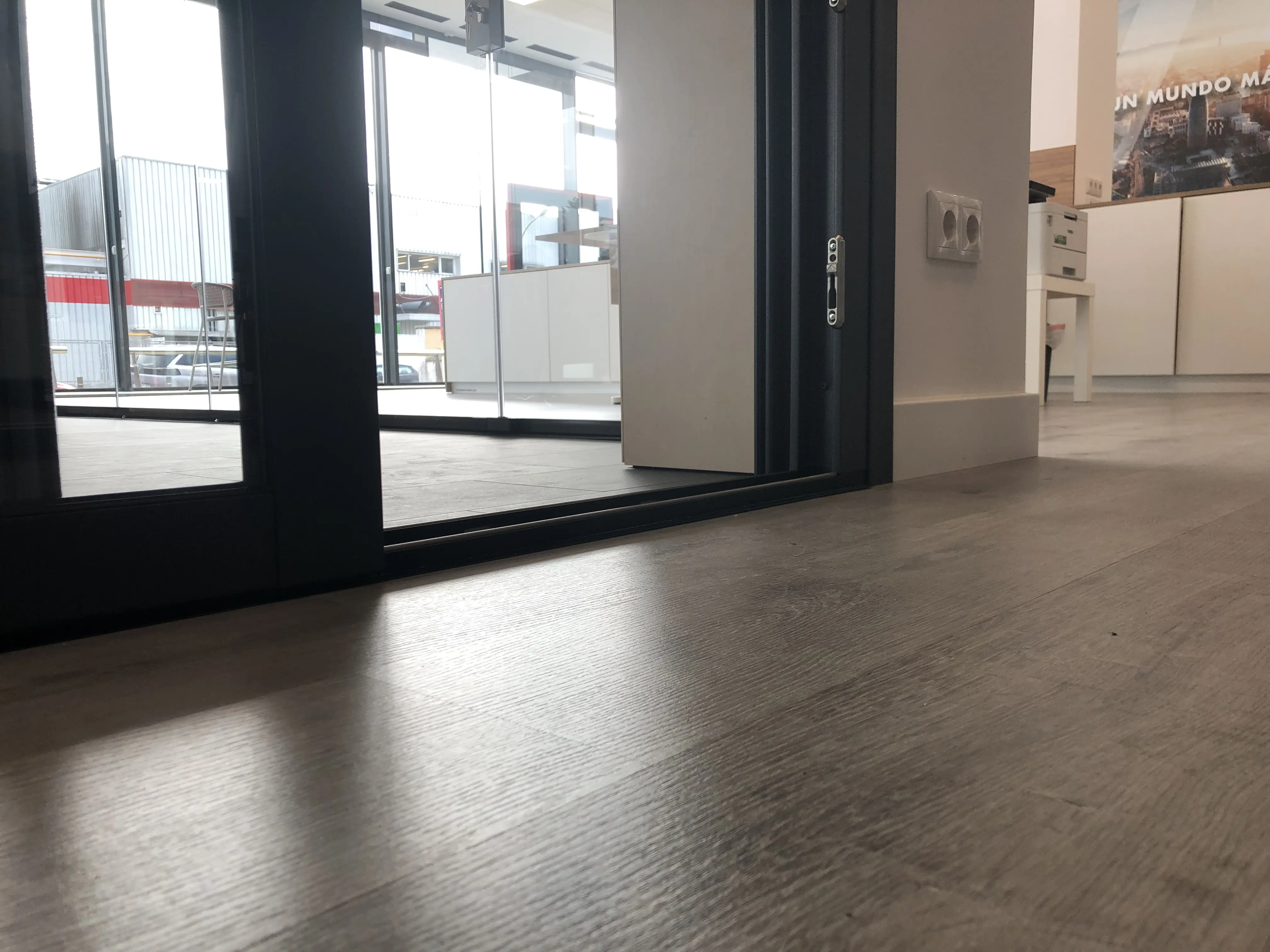 Showroom finestres girona portes