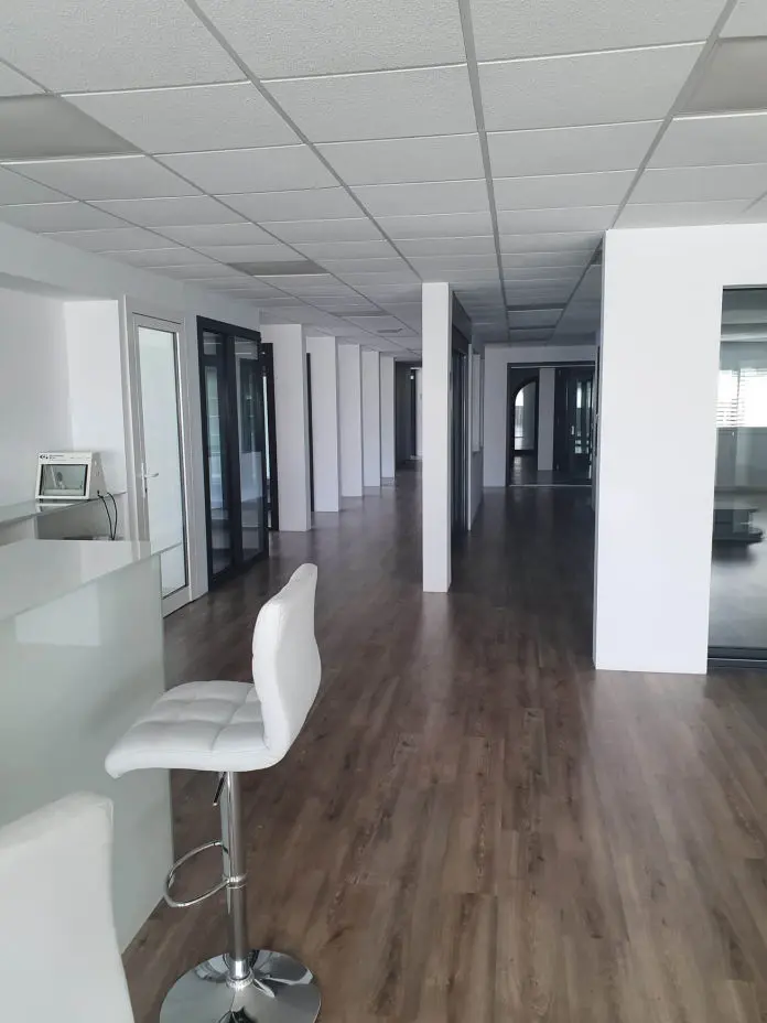 Showroom finestres girona sala principal 2