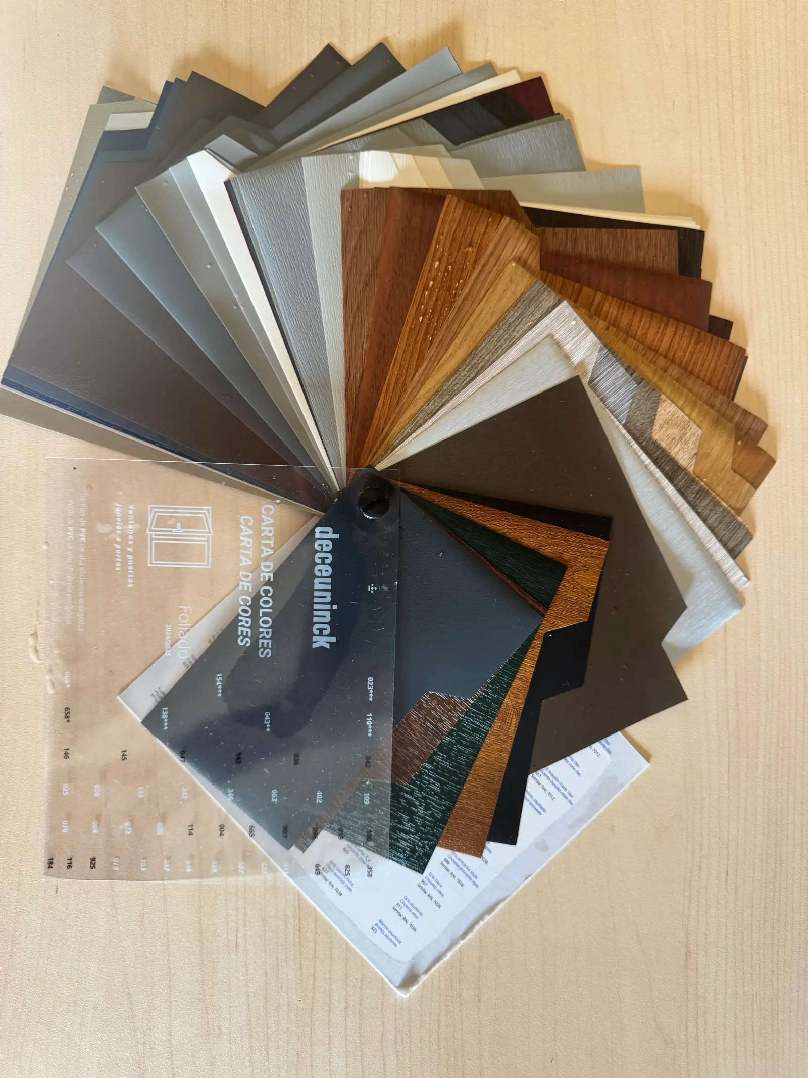 Carta completa de colores PVC - Finestres Girona