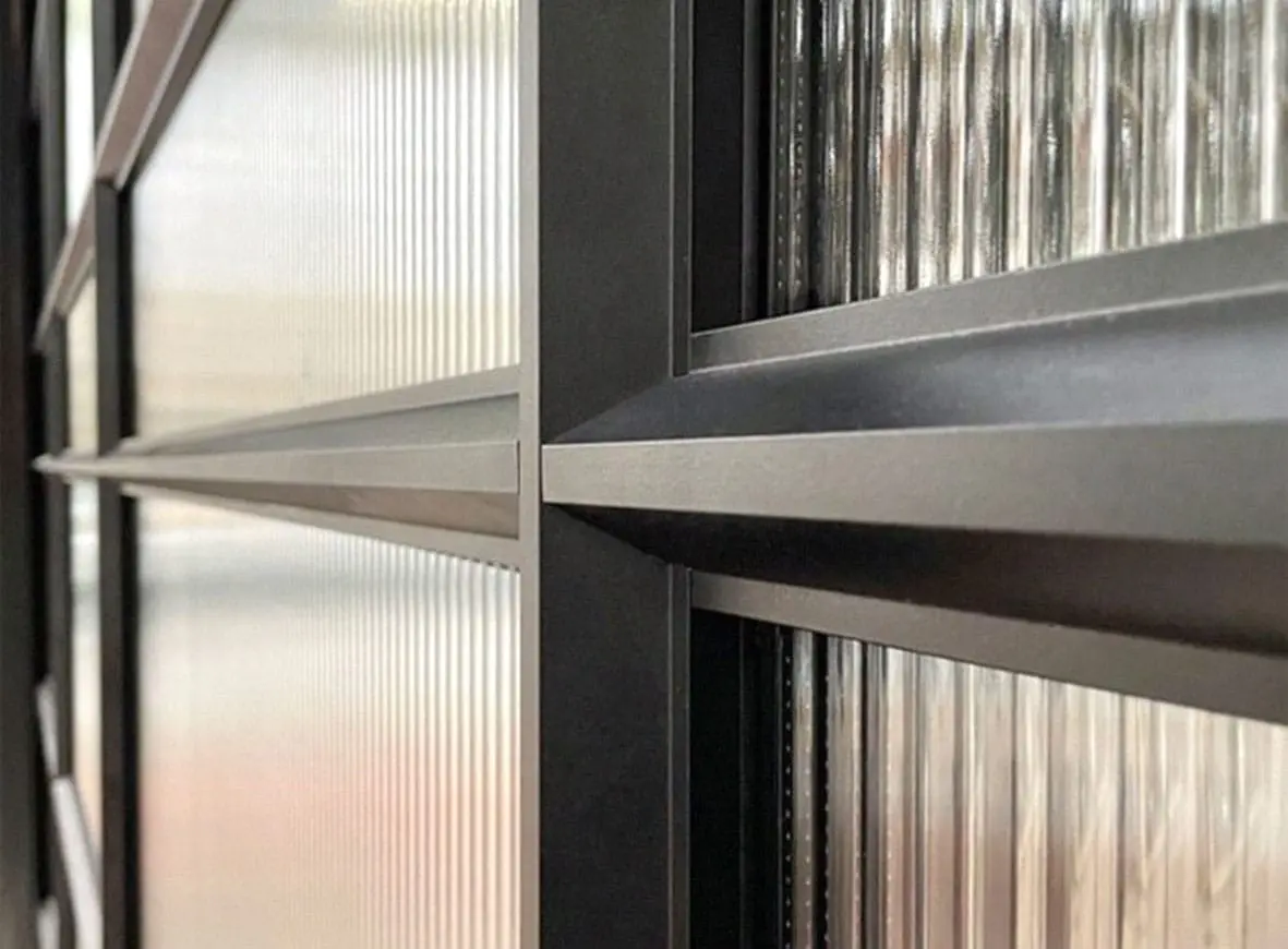 Sistema Max Light Inwall en proyecto de alta eficiencia energética y sostenibilidad