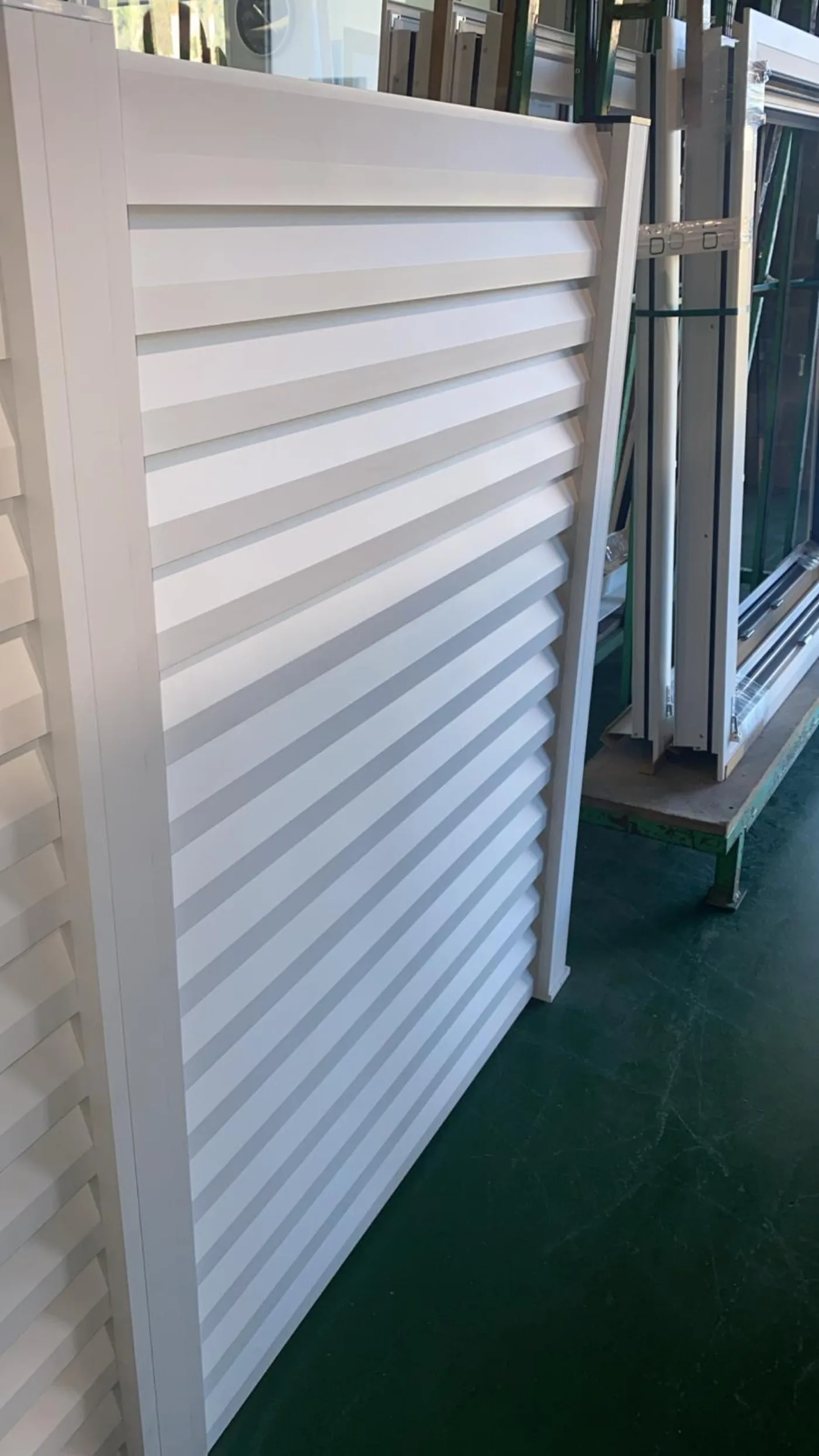 Panel de aluminio lacado blanco de lamas para cancela de garaje