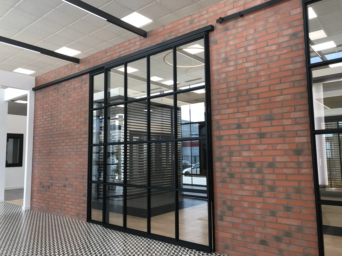 Finestra exposada al showroom de Granollers (13)